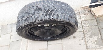 Ponúkam disk so zimnymi pneu.205/55R16 z VW Touran - 2