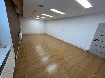 Priestor na prenájom v centre Beluše - 2