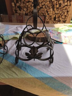 stojan na víno kovový - 2