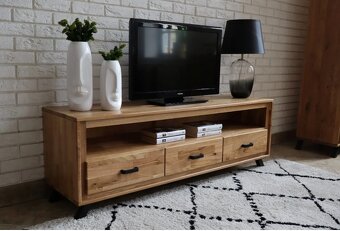 Dubový TV stolík - 2