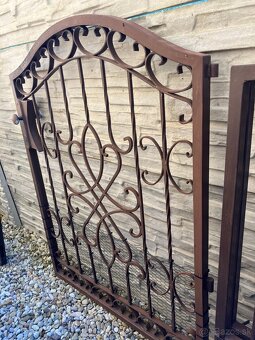 Brána, bránka a polia - 2