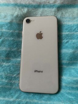 Predám iphone 8 - 2