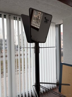 Stojan so zrkadlom - 2