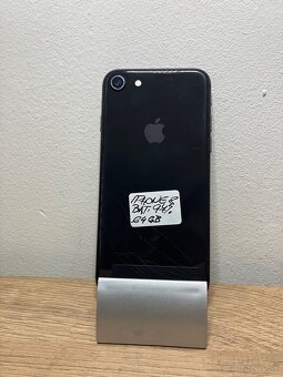 Predám iPhone 8 - 2