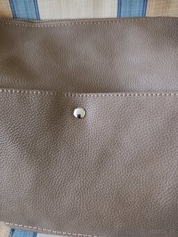 Väčšia kabelka - 2