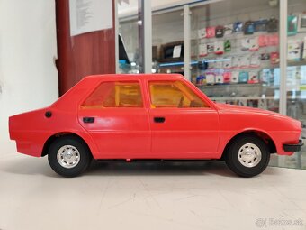 Škoda 120 retro model - 2