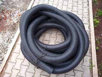 Drenážna rúra s otvormi 100mm dĺžka ca 30 metrov - 2