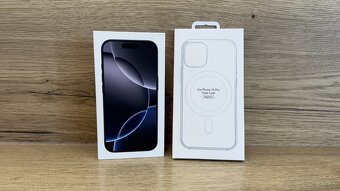 Apple iPhone 16 Pro 128 GB čierny titán - 2
