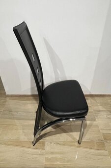 Jedálenská stolička - 6 ks € 250 - 2