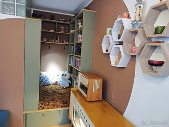 Priestranný 3-izbový byt (83 m²) s loggiou na prenájom - 2