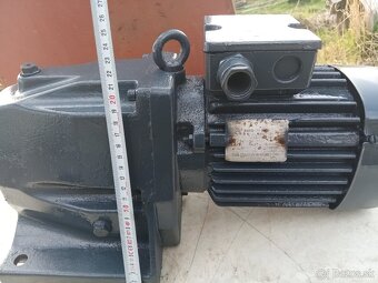 Priama prevodovka s elektromotorom 0,37kW - 2
