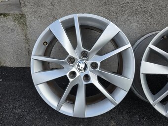 SKODA Trius elektrony 5X112 R17 et49 J7 - 2