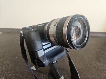 predam vymenim Sony A6000 + sony 18-200 inzerat platny - 2