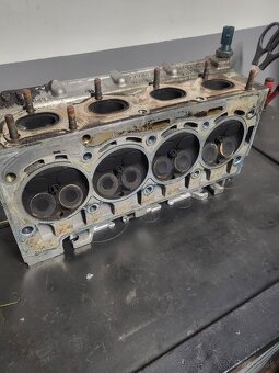 1.6 fsi hlava valcov - 2
