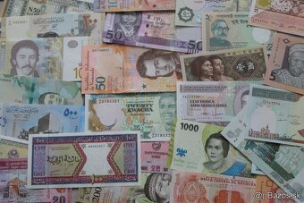 Unc bankovky 100 kusov mix - 2