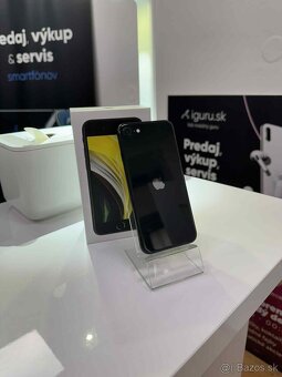 Apple iPhone SE 2020 64GB Black Batéria 100% - 2