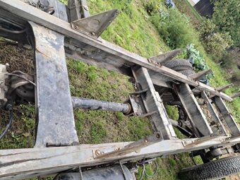 predam podvozok - šasi na avia 30 - 2