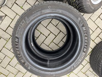 255/45R18 Michelin - 2