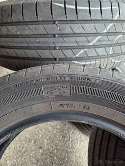 GoodYear - EFFICIENTGRIP 215/65 R17 - 2