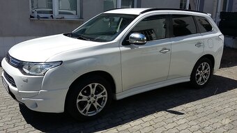 MITSUBISHI OUTLANDER 2.2 DID 4x4 2012 - 2