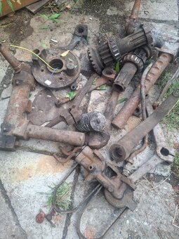 Diely zetor 25 - 2