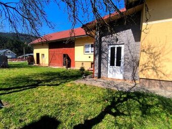 REZERVOVANÝ-Rodinný dom s krásnym pozemkom 1.329 m² - 2