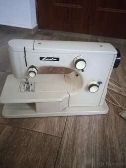 Šijací stroj značka Lada 136 - 2