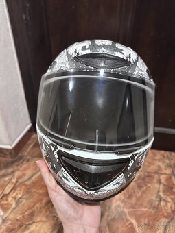 Predám motorkársku helmu Uvex - 2