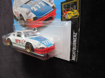 Hot Wheels 71 Porsche 911 Magnus Walker - 2