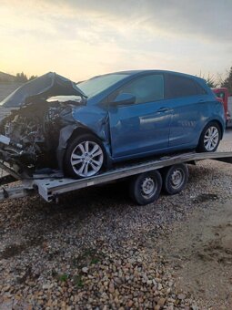 Rozpredam Hyundai i30 1.6 88kw G4FG 2015 - 2