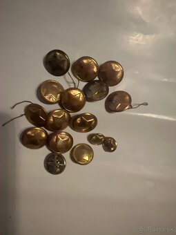 Vojenské gombíky cena spolu 5€ - 2