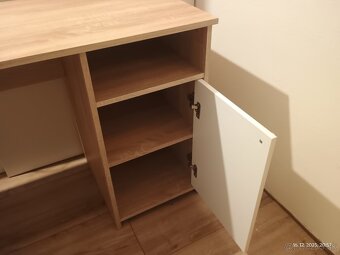 Stol a poschodova postel - 2