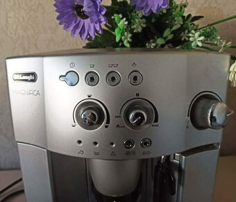 Kávovar DeLonghi MAGNIFICA ESAM4200 - 2