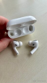 Apple AirPods Pro 1 - 2
