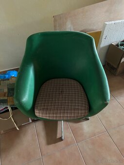 Darujem 2 kreslá - 2