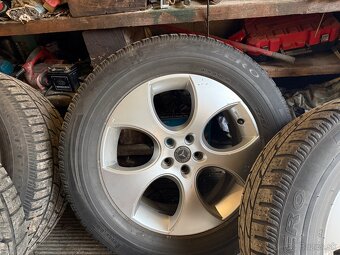 Pirelli 275/55/r19 - 2