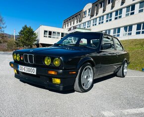 BMW E30 318is Coupe - 2