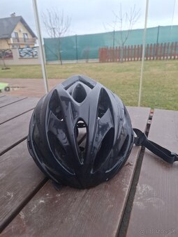 Predám Dámsku cyklistickú prilbu GIRO black/rasberry, women - 2