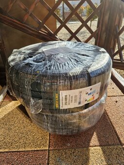 Pneumatiky 215/40 R16 - 2