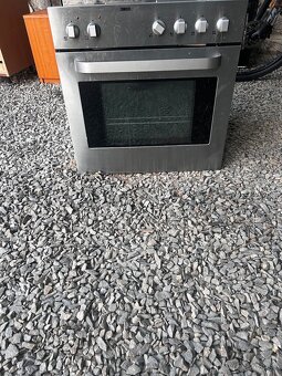 Vstavaná elektricka rúra a el.varná doska - 2