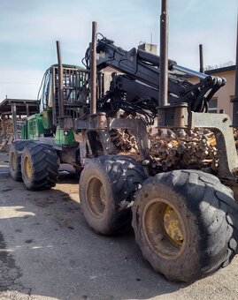 19t vyvážečka JD 1510E 8W forwarder JohnDeere lesní práce - 2
