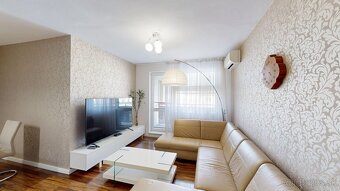 Jedinečný trojizbový byt s dvoma balkónmi v centre Malaciek- - 2