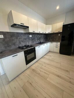 Na prenájom: Moderný 1-izbový byt v Seredi – 650 € - 2