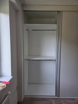 Vstavaná skriňa 300x250x70 - 2