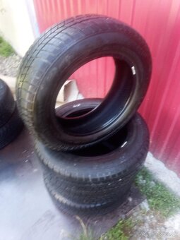 Predám 4ks zimné pneu.175/65R14 Barum dezen 5,7mm - 2