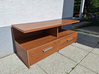 Skrinka pod TV - 2