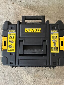 Rázový uťahovák DeWalt - 2