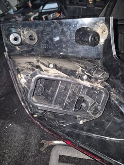Opel Crossland X Zadne lave svetlo - 2