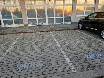 Predám prízemný priestor Piešťany ( Floreát ) - 2