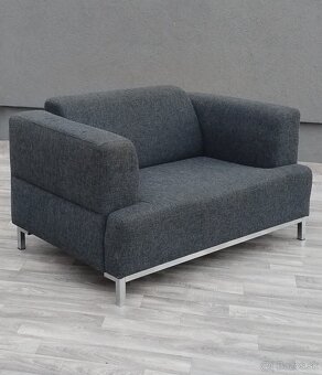 Pohovka sivá látková . - 2